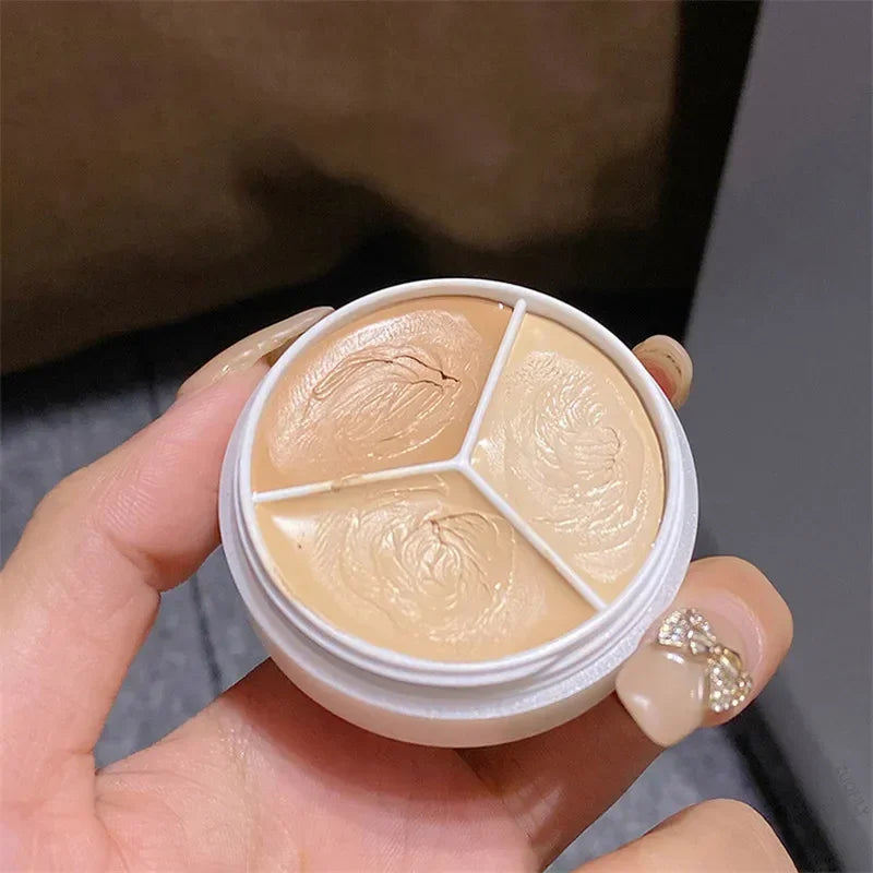 3-Color Cream Concealer Palette - Covers Acne, Dark Circles & Brightens Skin
